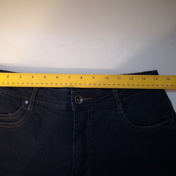 Santana Jeans Ladies Dark Wash Straight Leg Jeans - Picture 9 of 9